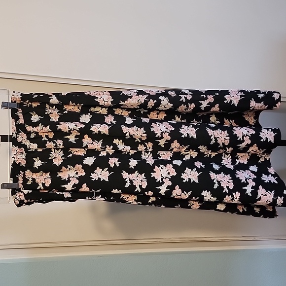T.L.H. Floral Black Skirt - Picture 2 of 4